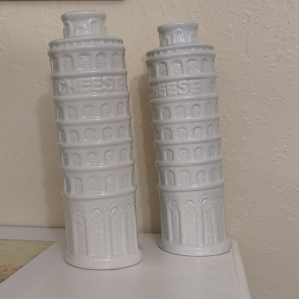 Vintage Leaning Tower Of Pisa White Ceramic Cheese Shaker - Picture 4 of 5